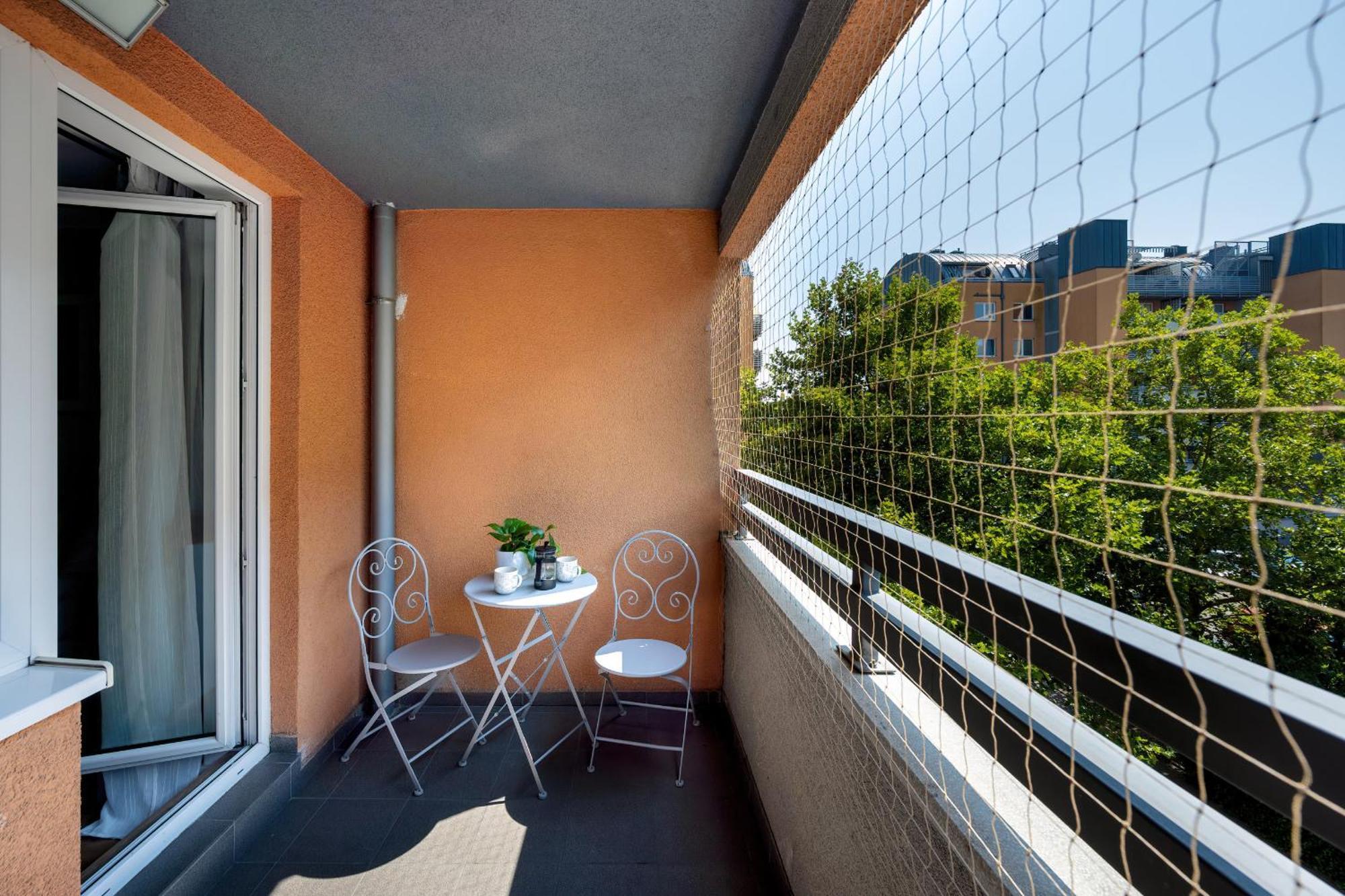 Apartamento Jasny Z 2 Balkonami Partynice By Renters