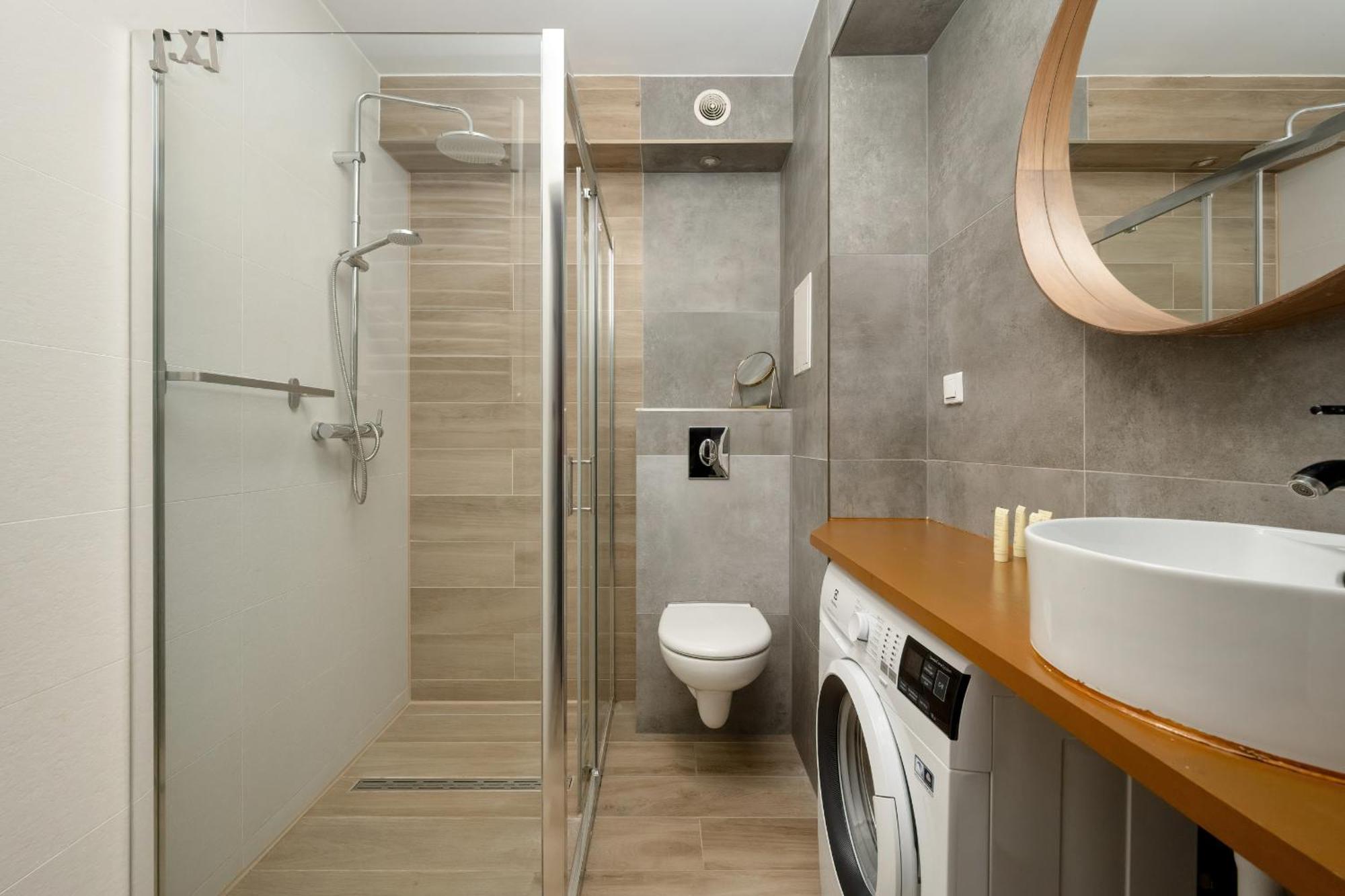 Apartamento Jasny Z 2 Balkonami Partynice By Renters